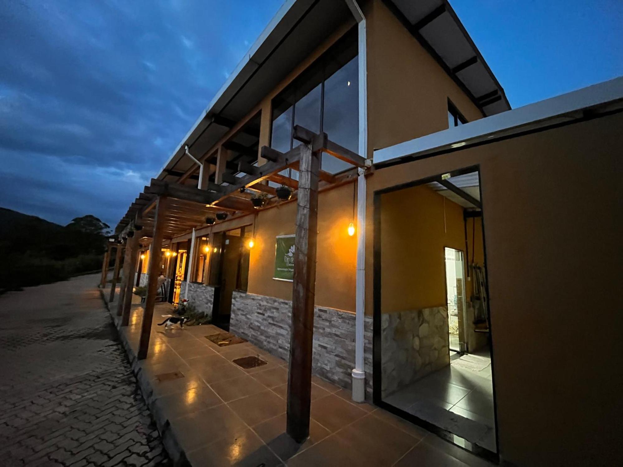 Pousada Boutique Raio De Luz โอว์โรเปรโต ภายนอก รูปภาพ